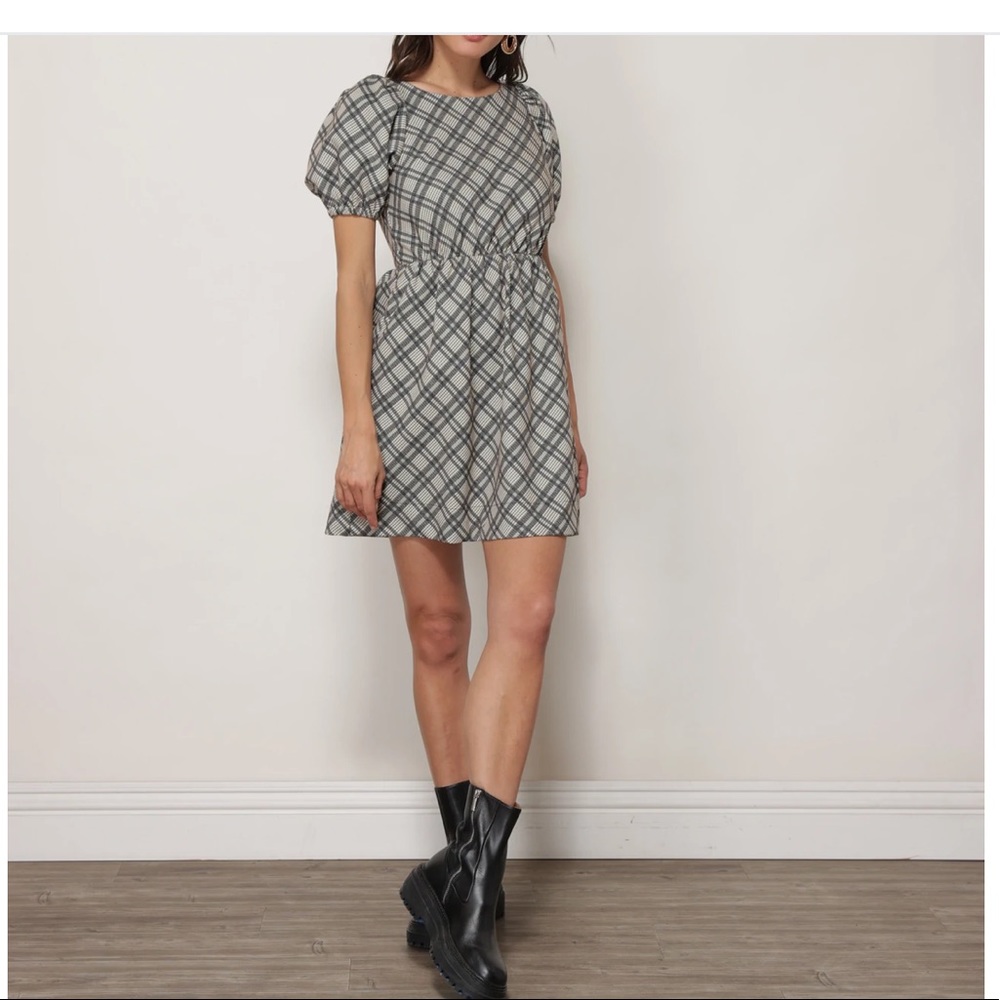 Line and Dot Baby Doll dress - Picture 5 of 6